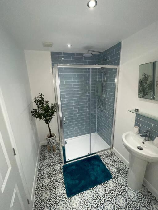 Modern Stylish Studio Flat Near Leigh On Sea. Hadleigh  Exterior photo